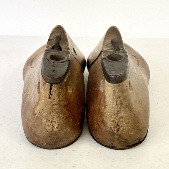 Vintage Pair Of Wooden 8” Industrial Shoe Factory Mold Marked 31 On Bottom - Picture 5 of 6